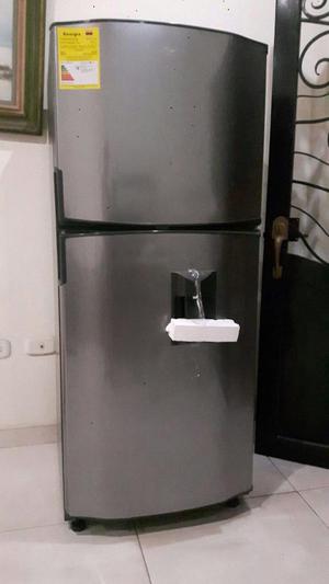 Vendo Nevera Haceb de 220 Litros..