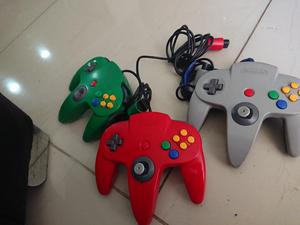 Nintendo 64, 3 Controles 1 sin Joystick
