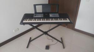 Teclado Yamaha Psr E233 con pedal y soporte