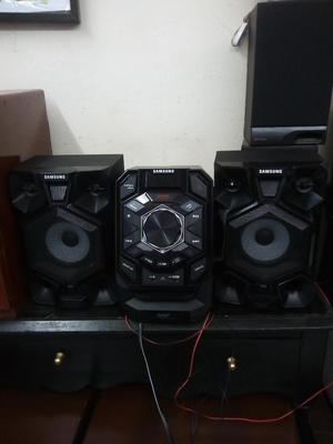 Equipo de Sonido con Bluetooth