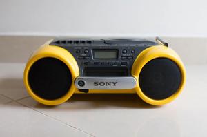 Radio Grabadora Vintage Portátil Sony CDF 980