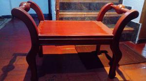 Mesa auxiliar en madera