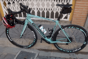 bicicleta ruta carreras bianchi aluminiocasco direccionales