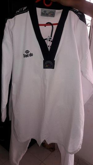 Uniforme Taekwondo Daedo Competicion