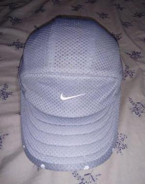 Gorra Nike Drifit  malla gris ajustable