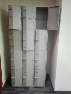 Locker de 12