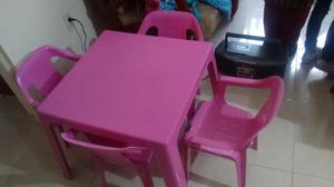 Mesa Rimax con 4 sillas infantil color rosado
