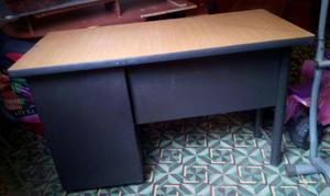 vendo escritorio excelente estado metalizado con madera y