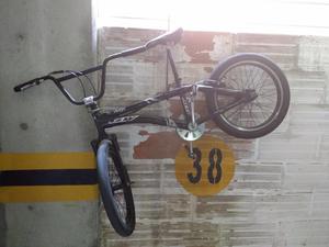 Bicicleta De Aluminio GW Usada BMX