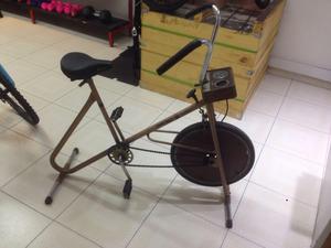 Bicicleta estática antigua