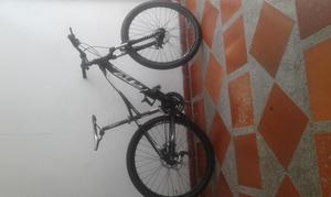 Bicicleta profesional marca GW, rines  original