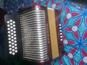 Vendo acordeon honher 3 corona adg llamar al 