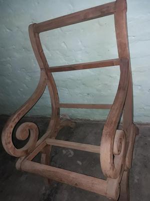 Vendo Silla en Madera