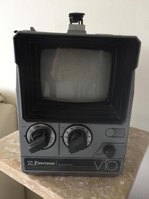 TELEVISOR PORTABLE CON ANTENA