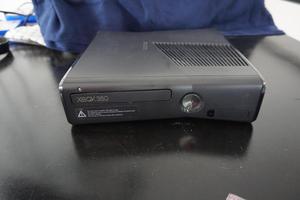 Vendo Xbox 360 slim con 250Gb lee copias