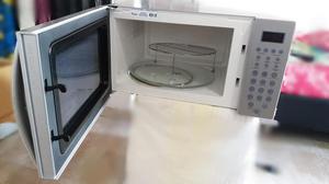 HORNO MICROONDAS WHIRLPOOL WMCSG111XD