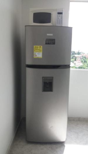 Nevera Y Horno Microondas