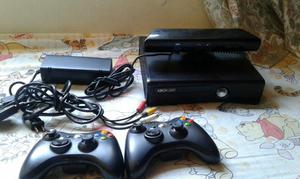 Xbox 360 con Dos Controles Y Kinet