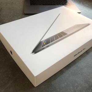 MacBook Pro 15 Laptop with Touchbar and Touch ID, 256GB HDD