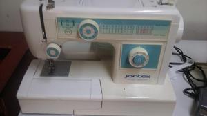 Maquina Familiar de Coser