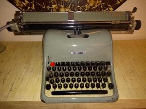 Maquina de escribir Olivetti Lexikon 80