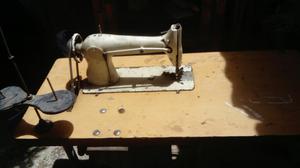 Vendo Maquina de Coser