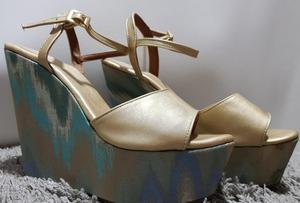 Plataforma con estampado exclusivo