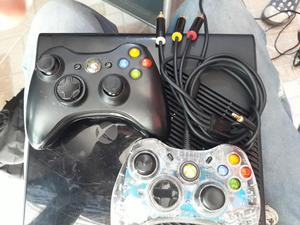 Venta de Xbox 360 E Console con D.d