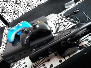 Xbox  con Kinect 2 Controles