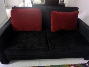 Sofa Negro de Only Vendo Barato por Viaj