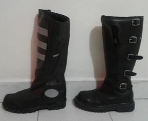 Botas nuevas para moto y pantalón imperm