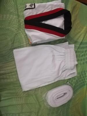 Se Vende Uniformes de Taekwondo