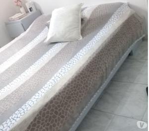 VENDO CAMA EN CEDRO PEINADOR CLOSETH ESPEJO NOCHERO