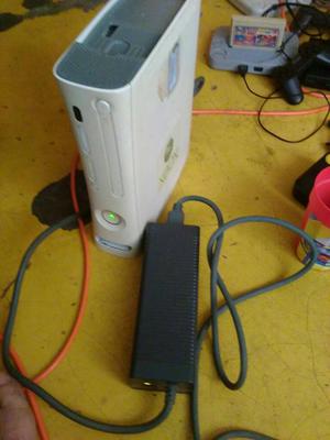 Vendo Xbox 360lucesrojas.para Repuestos