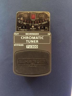 Pedal Chormatic Tuner Behringer Tu300