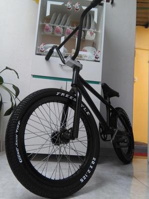 Bicicleta BMX 9/10