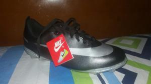 Guayos Nike Mercurial Negro con Plateado