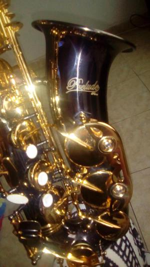 Saxofón alto Prelude