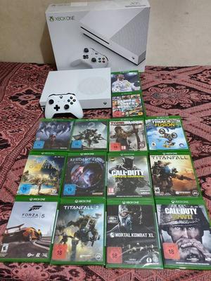 Xbox One Slim con 14 Juegos Originales
