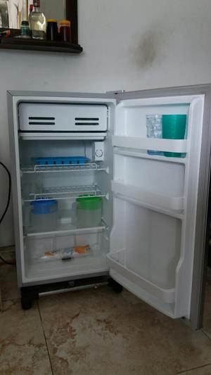 Vendo Nevera Minibar Hiundai 93 Lt