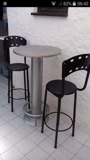 Mesa y sillas bar o cafe