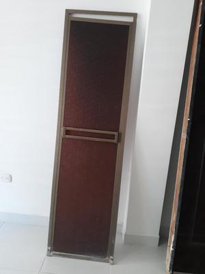 Vendo Puerta en Hierro,madera Y Acrilico