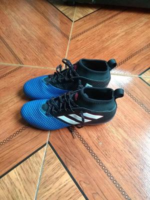 Vendo Guayos Adidas Talla 6 1/2en Bota