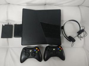 Xbox 360 usado, disco duro 250gb, 20 juegos físicos, dos