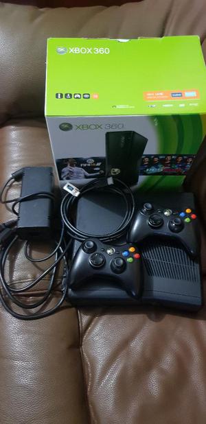 Vendo Cambio Xbox 360 Slim con 250 Gb