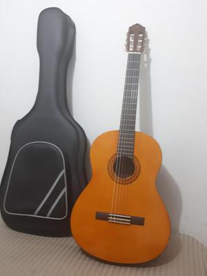 Guitarra Yamaha C40 sin uso con estuche