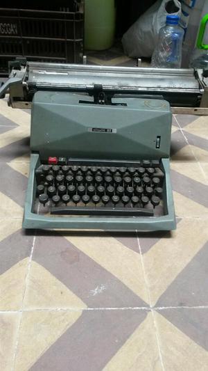 Maquina de Escribir Olivetti 82