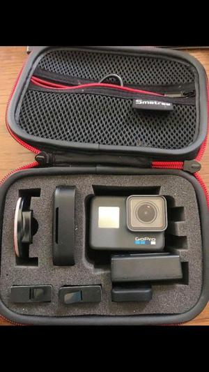 CAMARA DEPORTIVA GOPRO HERO 6 BLACK CON 3 BATERIAS CONTROL