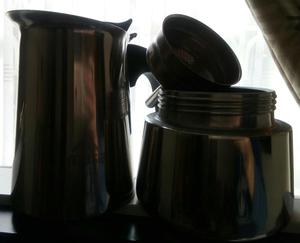 Cafetera en Acero Inoxidable.