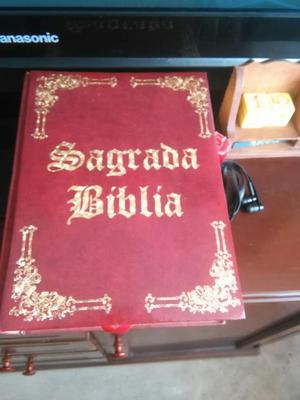 La Sagrada Biblia de La Familia Católica